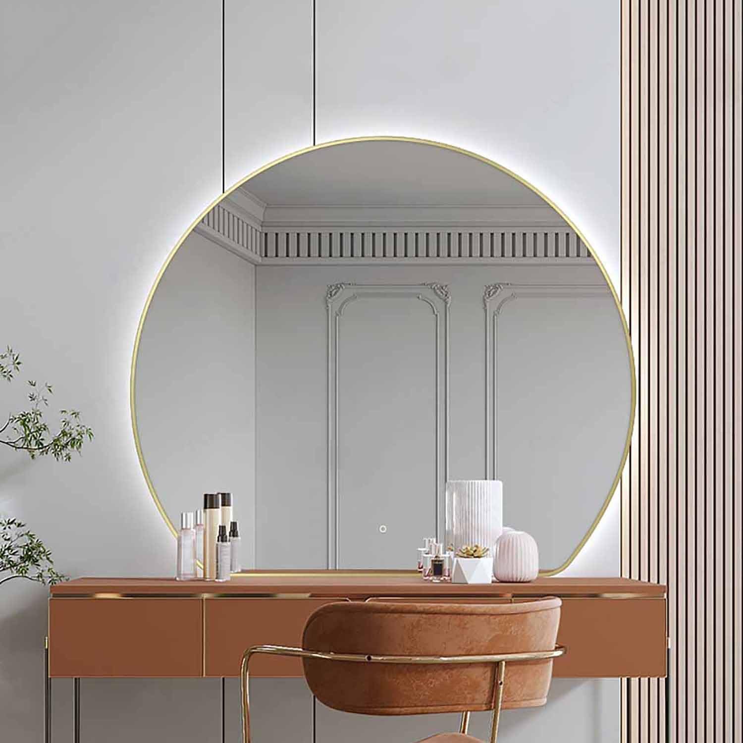 Miroir maquillage mural antibuée pour préparer votre mise en beauté sous une lumière LED idéale