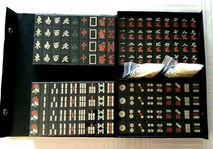 麻雀牌　マージャン　背黒牌 Amazon | 麻雀牌 黒牌 マージャン ブラック 厚さが薄めのサイズ