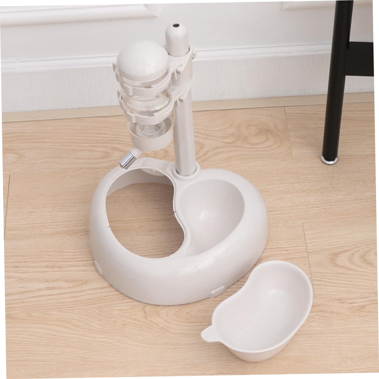 Distributore D’acqua Sospeso Automatico per Cani e Gatti | Plastica Bianca, Design a Rotazione Scanalatura Anti-overflow, Accessorio per Animali Domestici