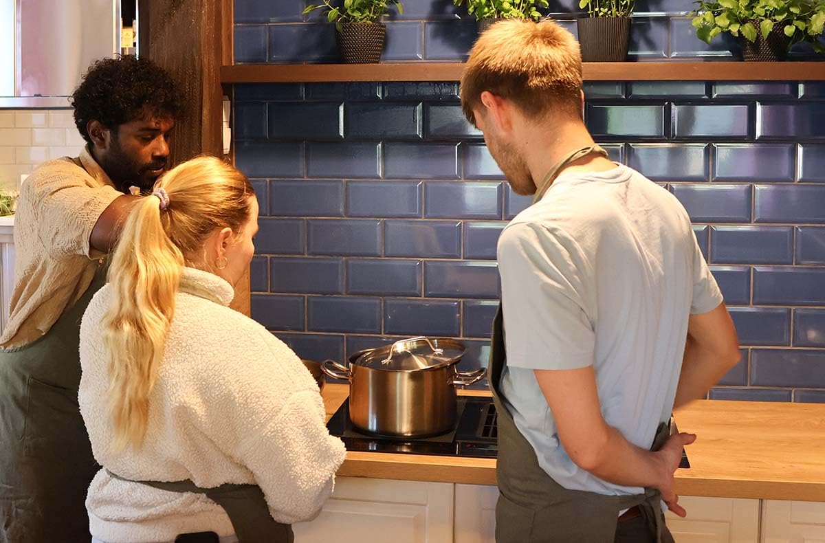 JOCHEN SCHWEIZER Geschenkgutschein: Veganer Kochkurs Freiburg im Breisgau (Überraschung)