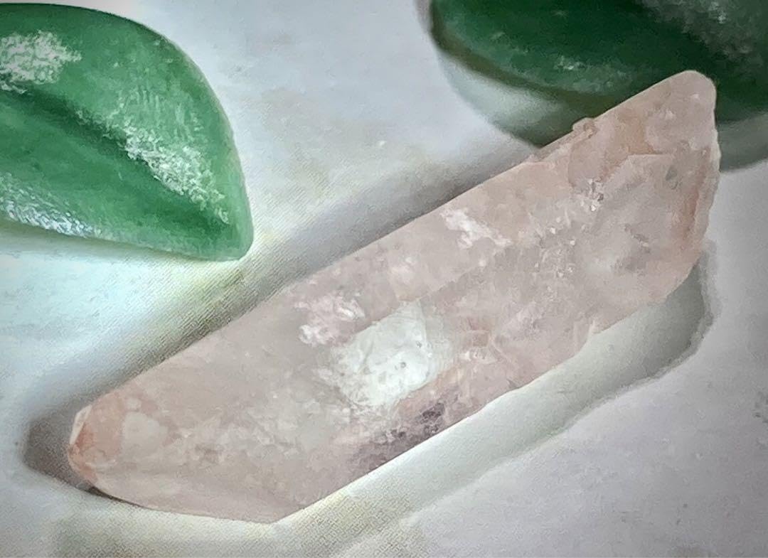 【チャネリング】虹入り✨　ピンク　レムリアンシード　クリスタル　原石 Amazon.co.jp: チャネリング虹入り ピンク レムリアンシード