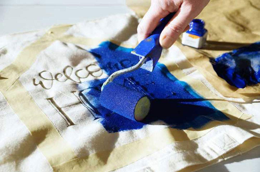 Marabu 17150005032 - Textil Plus karmijnrood 50 ml, volledig dekkende
