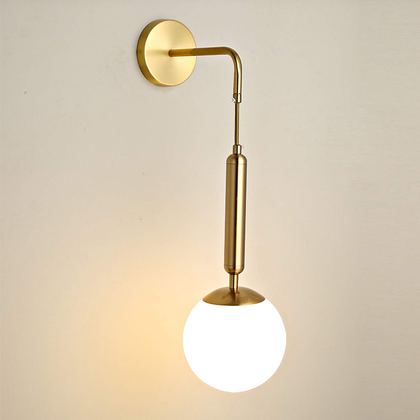Foco para interiores con acabado moderno vintage y pantalla dorada de lujo