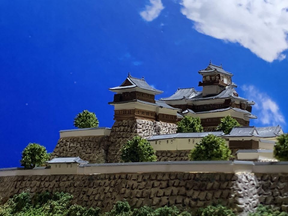 Amazon | [完成品] 続日本100名城 福知山城 ケース付き お城 模型