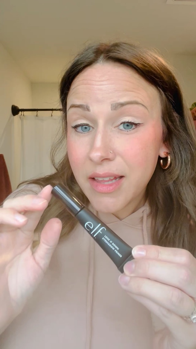 Make your eyeshadow last all day!