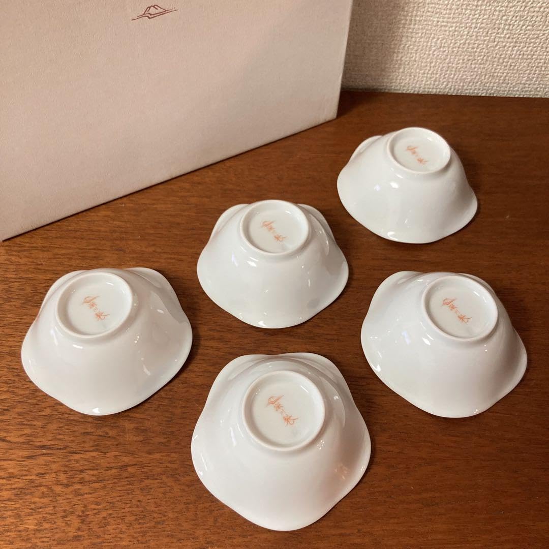 深川製磁　寿赤絵　小皿揃＋取皿揃　合わせて10枚　新品　保管品 深川製磁 寿赤絵 小皿揃 取皿揃 小鉢 中皿 食器 和食器 花柄食器