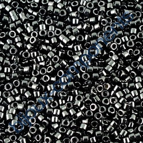 5 g Miyuki DELICA Seed Beads Rocailles, Size 11/0, Black (# DB0010), Japan, Glass — image 1