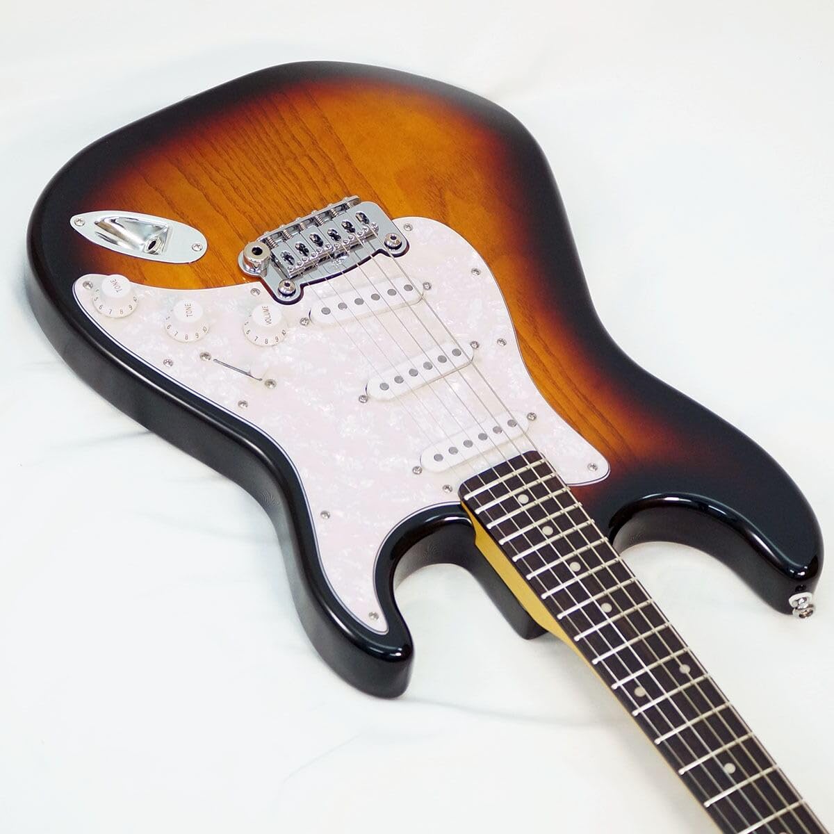 Amazon | G&L Tribute Series LEGACY (3-Tone Sunburst/Rosewood