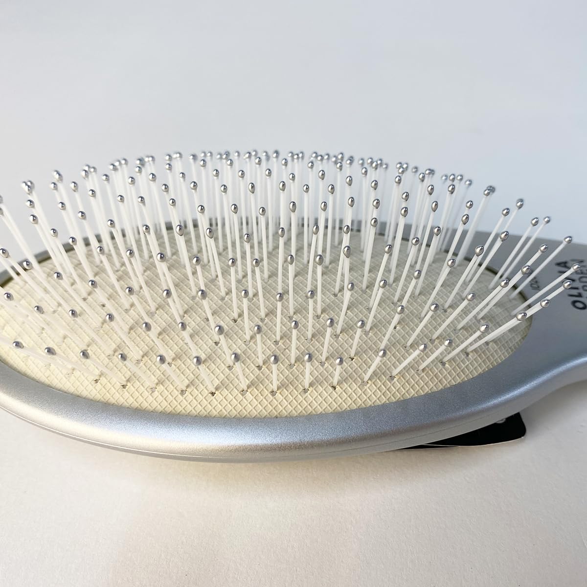 Olivia Garden Expert Care Curve Nylon Bristles Saç Fırçası Gümüş