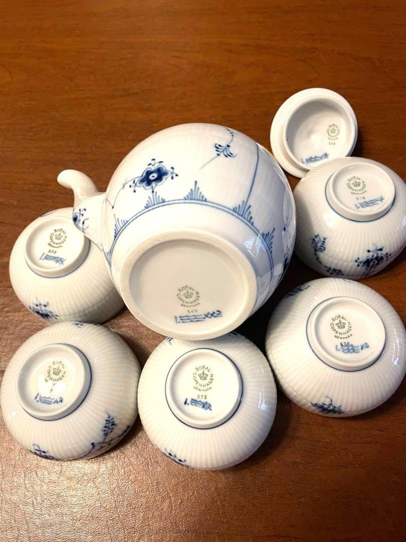ロイヤルコペンハーゲン ブルーフルーテッド　急須、湯呑み5客セット ロイヤルコペンハーゲン ブルーフルーテッド急須、湯呑み5客セット
