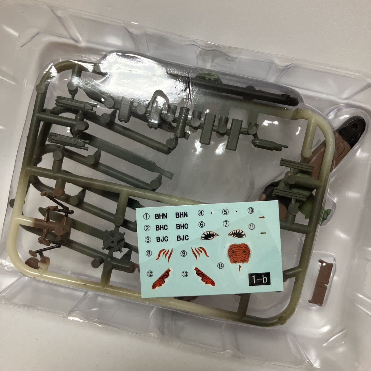 1/144 WORK SHOP Vol.31 ヘリボーンコレクション7 ［1-B.エアバスEC665 フランス陸軍］(単品) w17b8b5 Amazon | 1/144 エアバス EC665 タイガー 1-B フランス陸軍