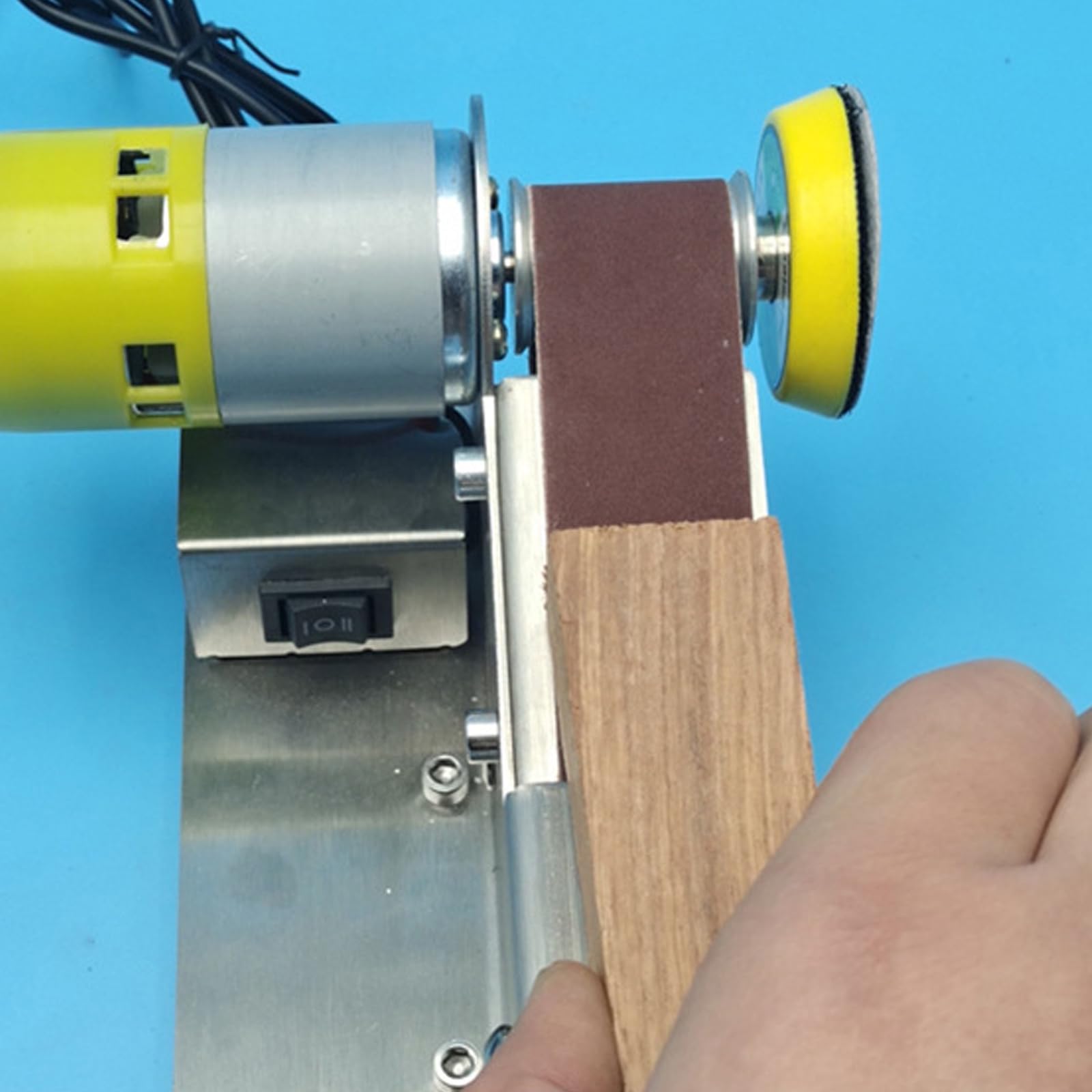 Levigatrice a Nastro Elettrica 100-240V Mini Multifunzionale Macchina per Affilare con Mola Angolo Fisso 15 Gradi