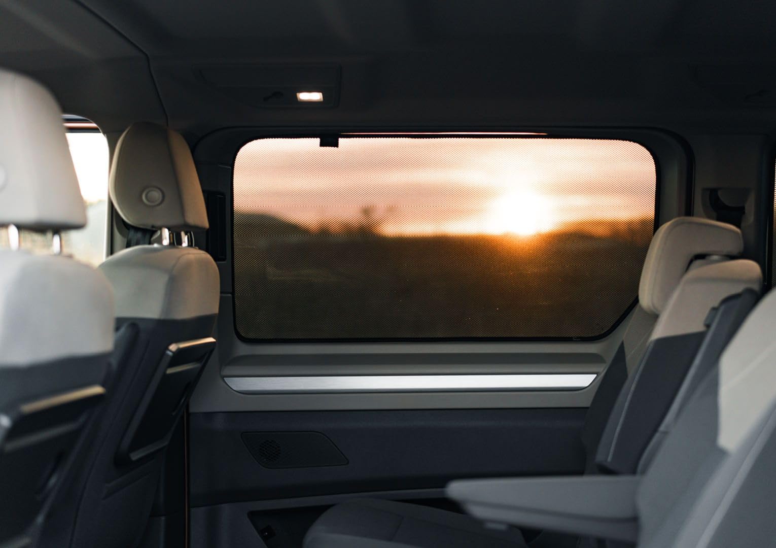 CAR SHADES Set (Porte Laterali Posteriori) Compatibile con Volkswagen T7 Multivan (Life) 2021- (2-Parti) Tendine Parasole su Misura