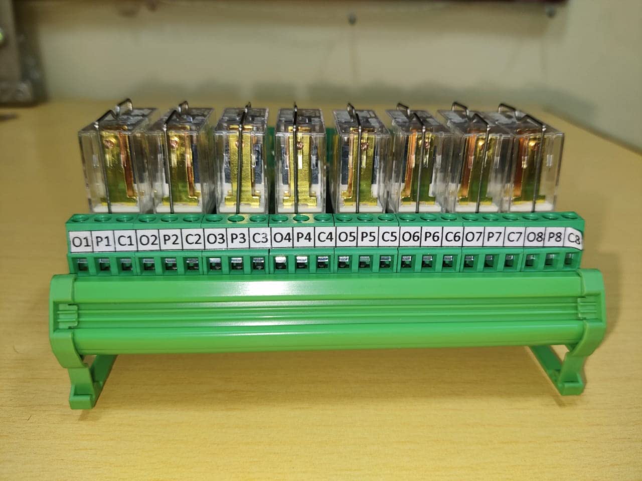 RELAY CARD 8CH 1C/0 230 VAC