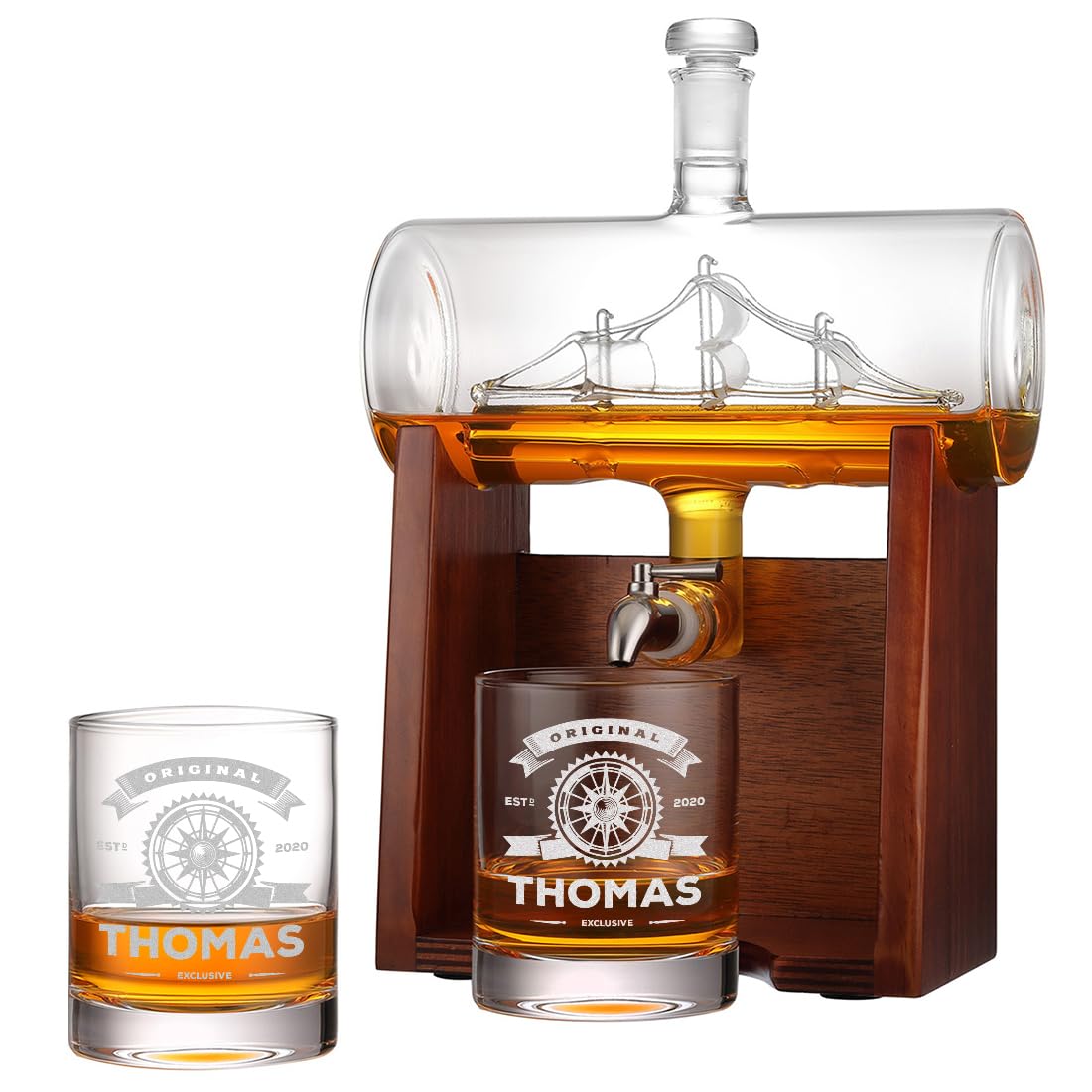 polar-effekt Whisky Barrel Dekanter 1 Liter & Gläser 320 ml mit Gravur - Personalisiertes Männergeschenk - Mit Karaffe, 2 Whiskygläser, Holzständer & Zapfhahn