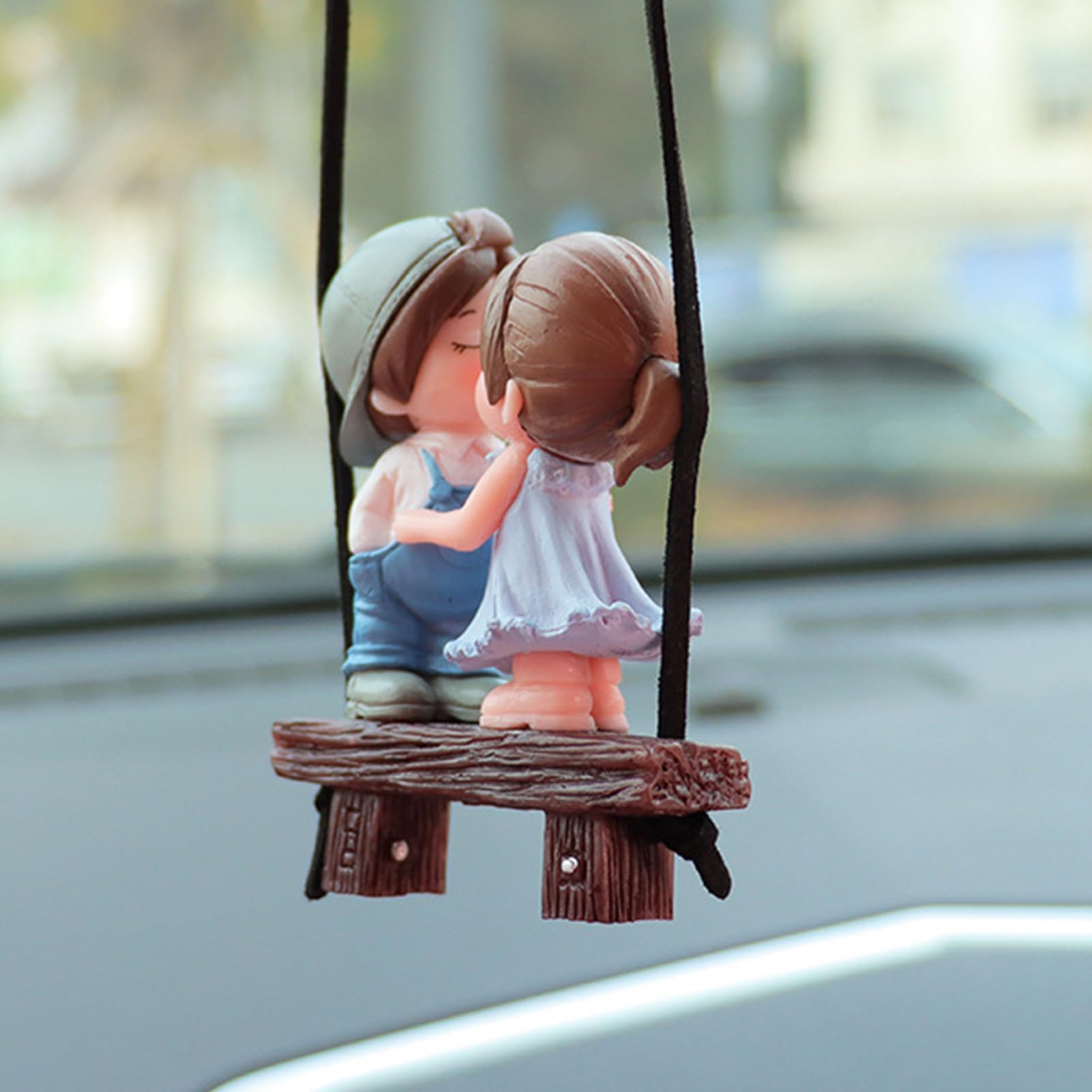Coppia di ornamenti per auto, simpatica statuetta per specchietto retrovisore, romantica decorazione per amanti delle altalene, accessorio da cruscotto regalo per lei o lui, grazioso ciondolo per auto