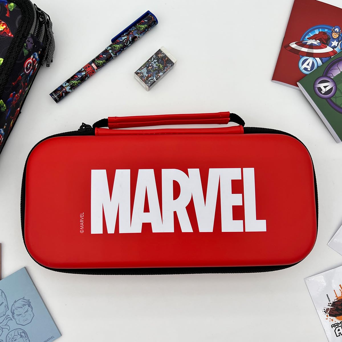 WONDEE Pochette Switch, Housse pour Nintendo Switch, Switch OLED et Switch Lite Marvel et Capacité de Stockage pour 10 Jeux - Sacoche Coque de Protection et Transport pour Nintendo Switch