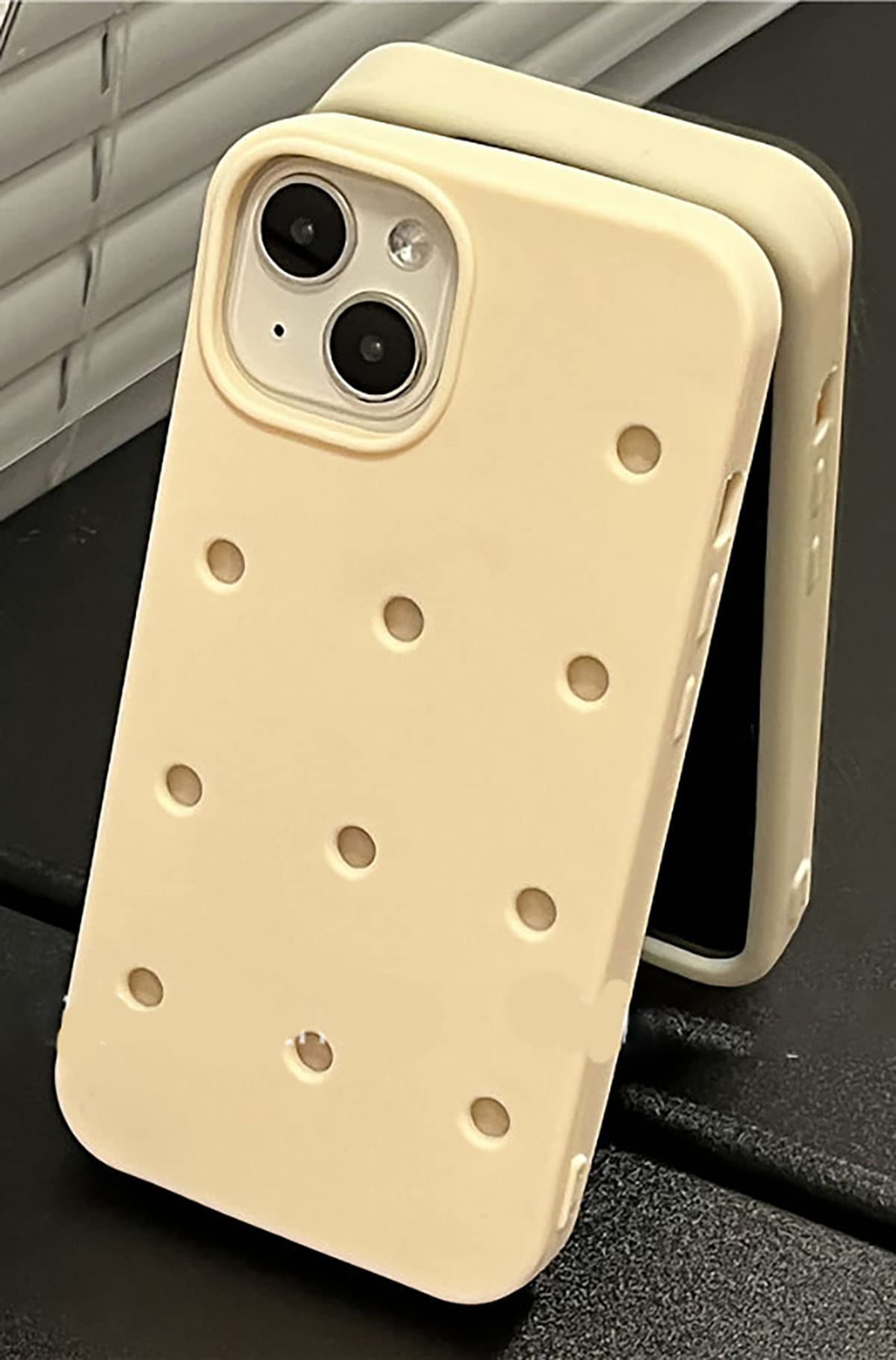 Amazon.co.jp: クロッグ スマホケース 穴あきスマホケース サッカー