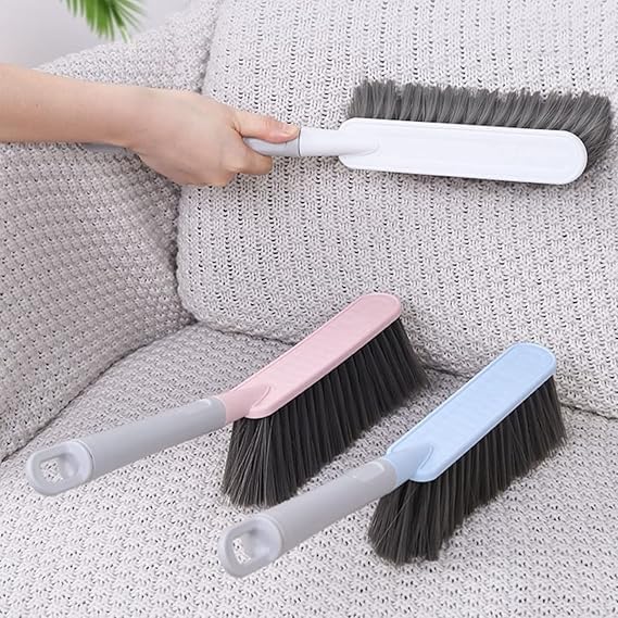 Image of Multifunctional Dust Brush /Soft Cleaning Brush /Dusting Brush /Dusters for Cleaning Home /Brush with Microfiber /No dust /Soft bristles for, Bed, Wardrobe, Couch, Car Seats, Piano (White)
