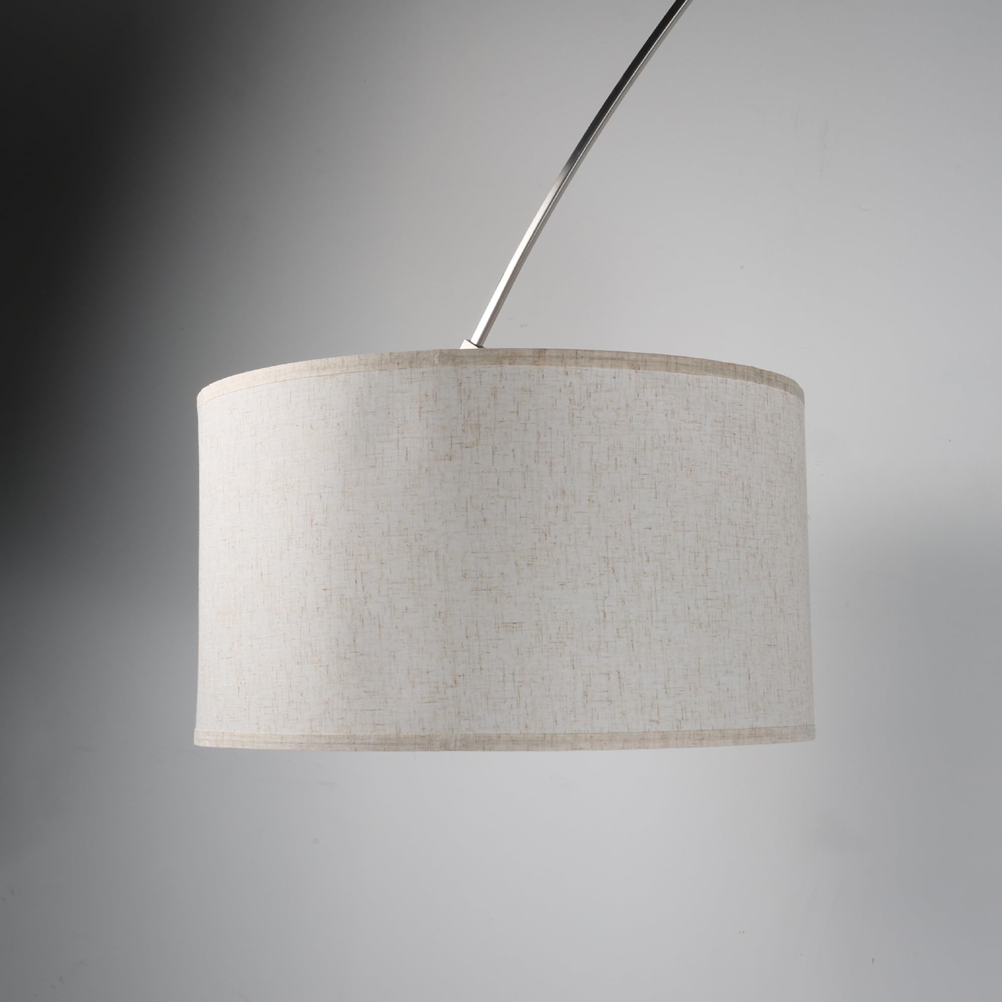 Alpinaluz lampada da terra ad arco grande 240 x 220 cm, base in marmo bianco naturale, paralume in tessuto beige orientabile Ø50 cm, design moderno, attacco E27, per soggiorno e sala da pranzo