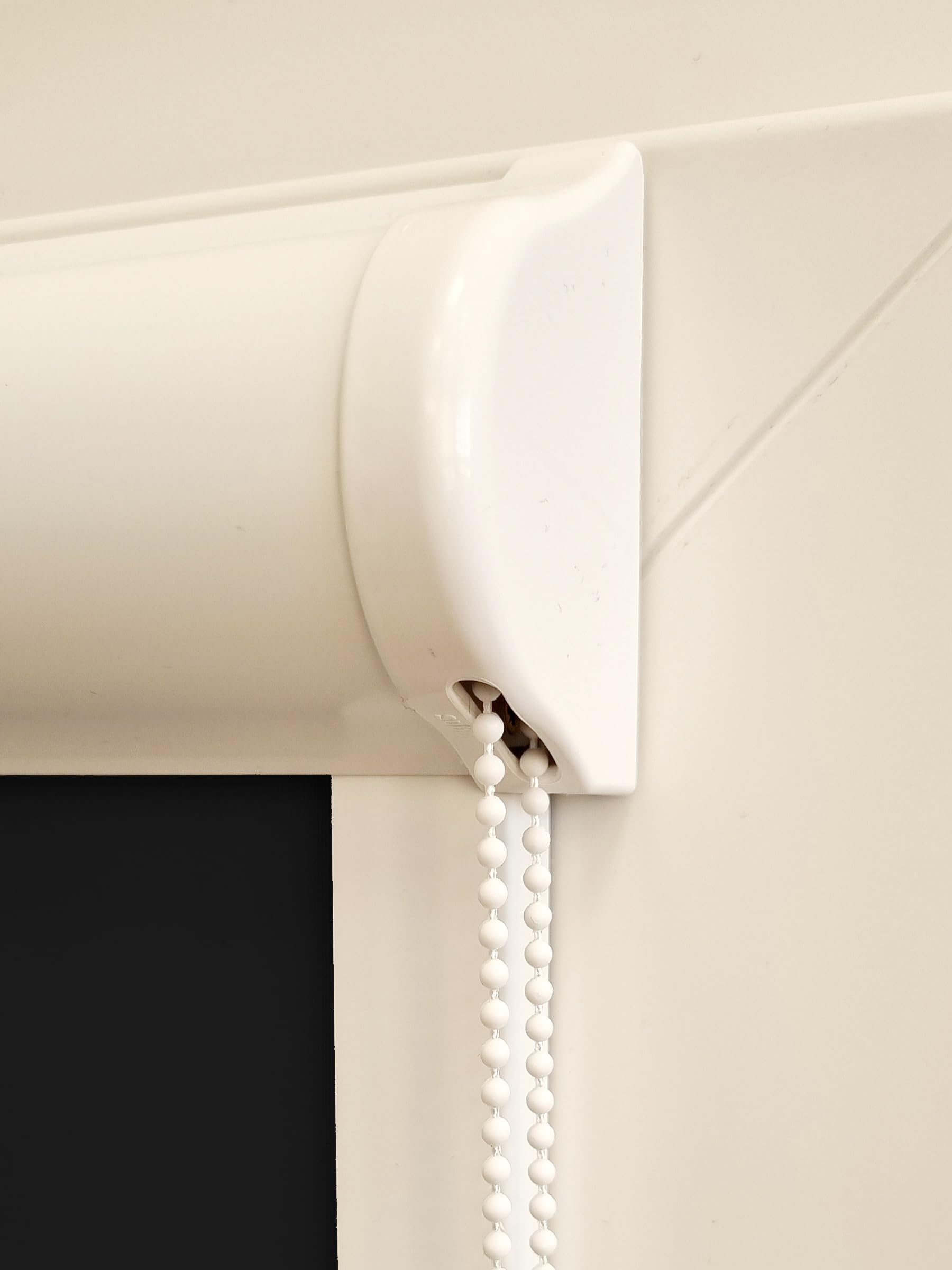 Kassettenrollo Verdunkelungsrollo Thermo Rollo | Fertigung nach Maß | Zum Anschrauben oder Kleben | Für Türen und Fenster | Thermostoff Blackout | Mit Kassette und Führungsschienen | Farbe Schwarz