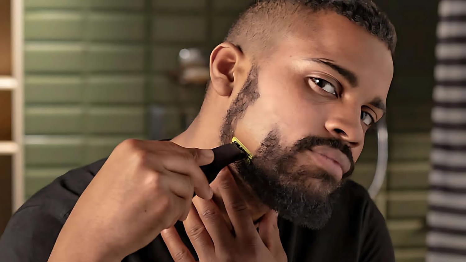 Close-up com fundo de azulejos verdes. Close-up com fundo de azulejos verdes.