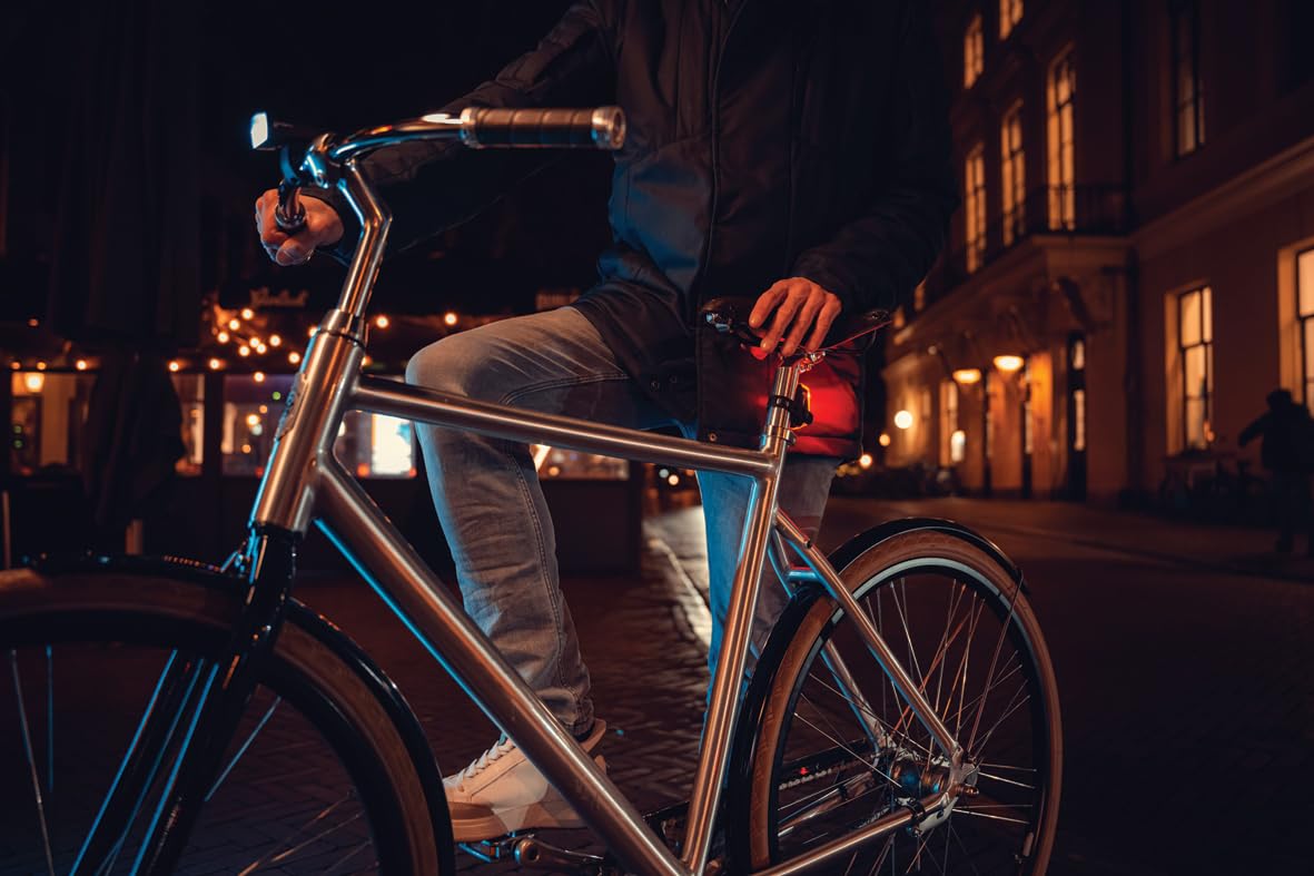 AXA Fahrradlicht Dwn 30 Lux, USB Aufladbar, 11 Stunden Leuchtdauer, Batterieanzeige, StVZO Zugelassen