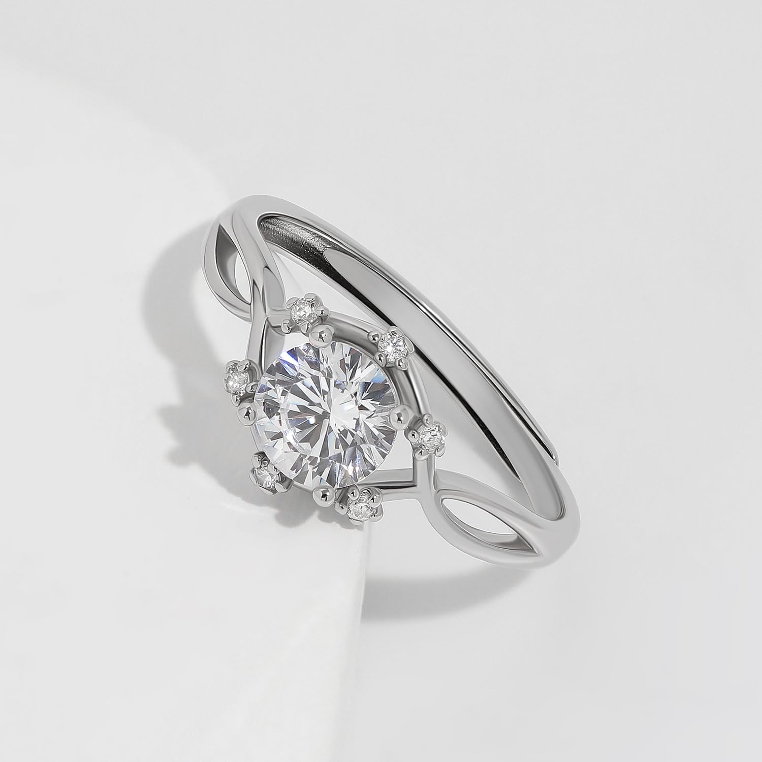 Anillo Solitario de Compromiso Meissa de 0.55 Ct para Mujeres, Anillo de Promesa Infinito, Anillo de Boda de Plata de Ley 925 con Circonita Cúbica, Corte Radiante, Anillo de Eternidad Ajustable