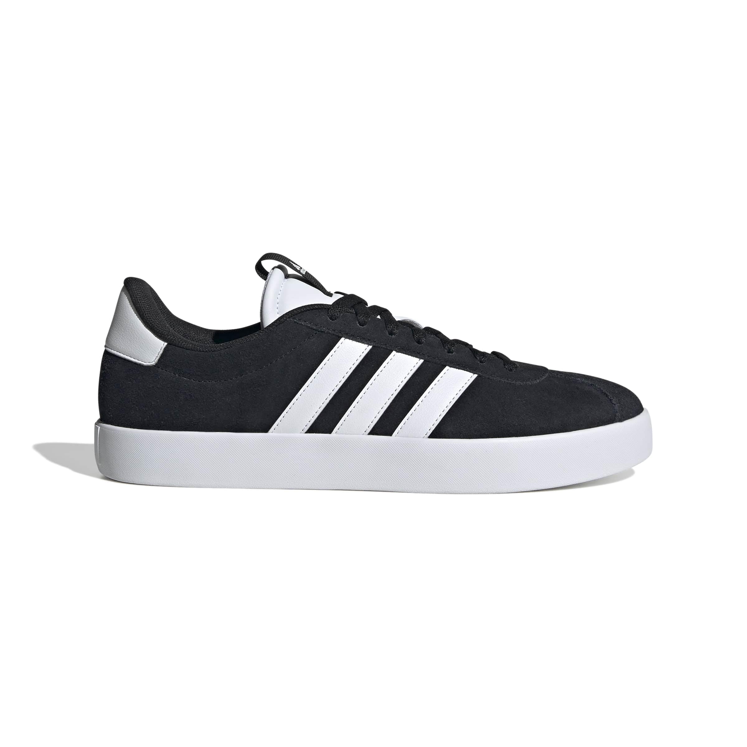Détail de la conception des Adidas VL Court 3.0, mettant en avant la semelle vulcanisée.