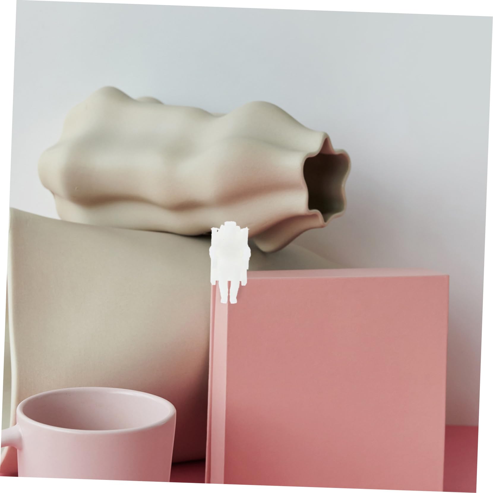 KALLORY 4Pcs Astronaut Models Epoxy Filling Material for DIY Crafts Mixed Style Figurines for Landscape Decoration and Creative Projects