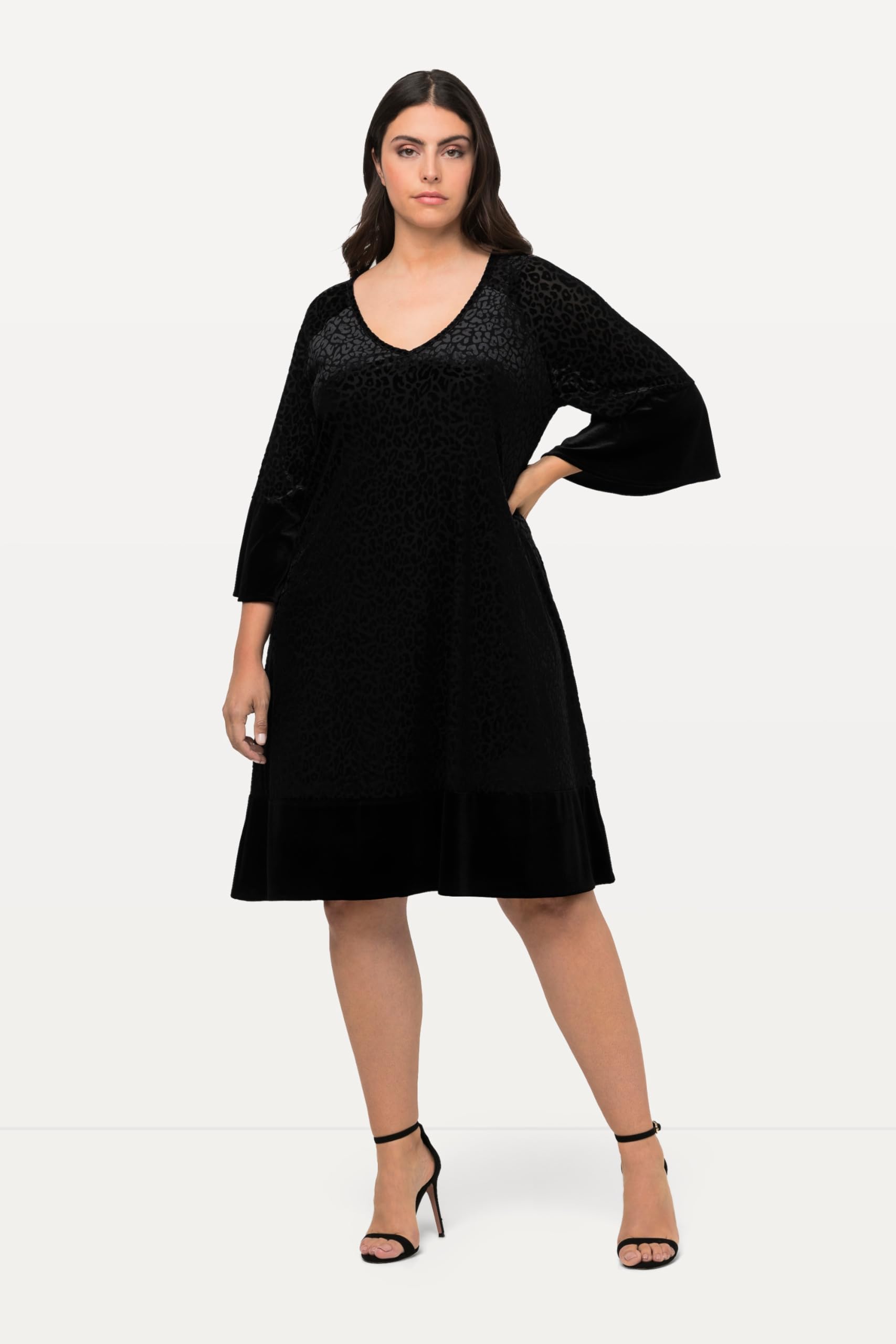 Ulla Popken Abito Midi dal Taglio Svasato con Design Leopardato, Scollo a Girocollo e Maniche a 3/4 821915