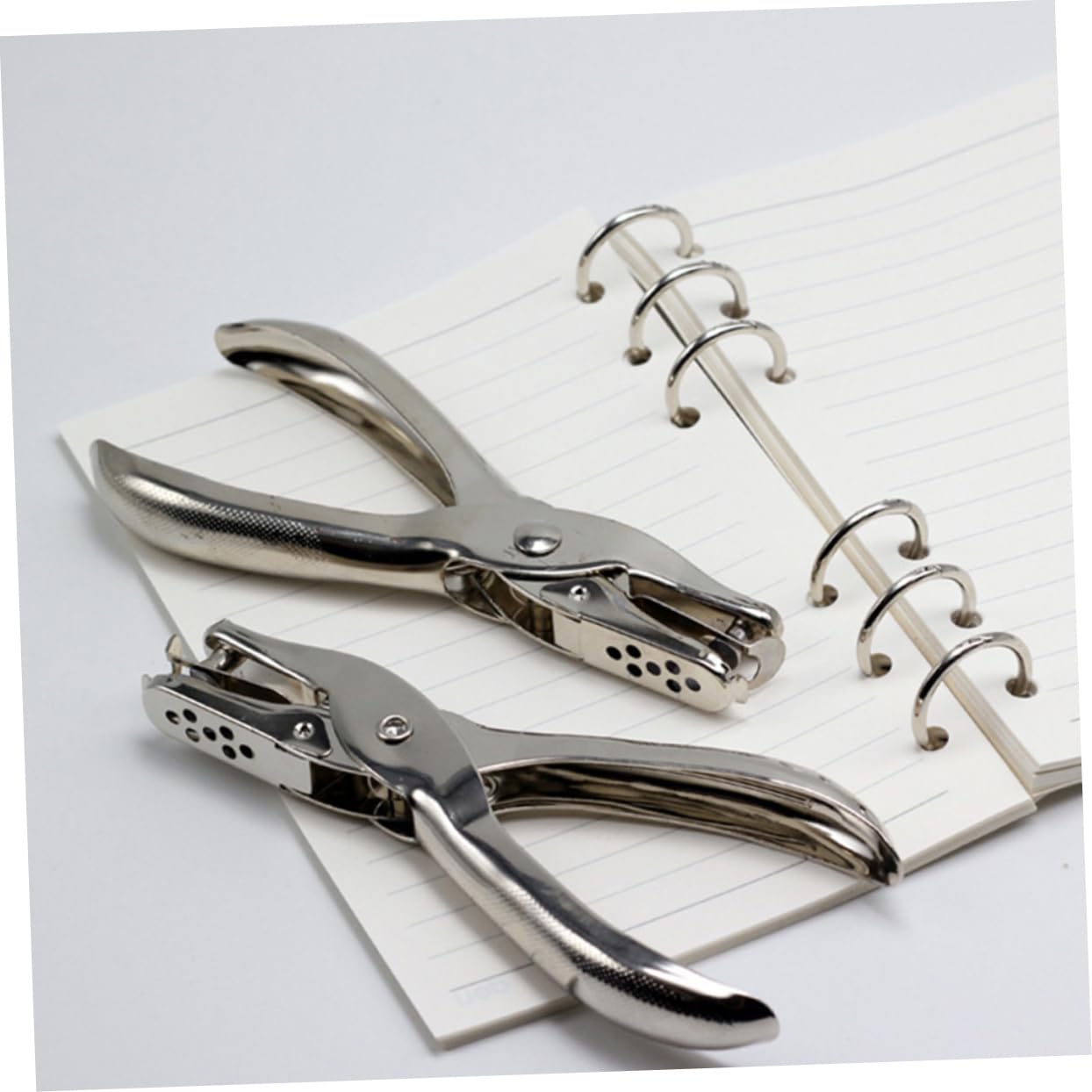 OSALADI 4Pcs Handheld Hole Punchers for Durable Creative Punching Tool for Albums Documents and Crafts Easy to Operate Suitable for School and Office Use Silver