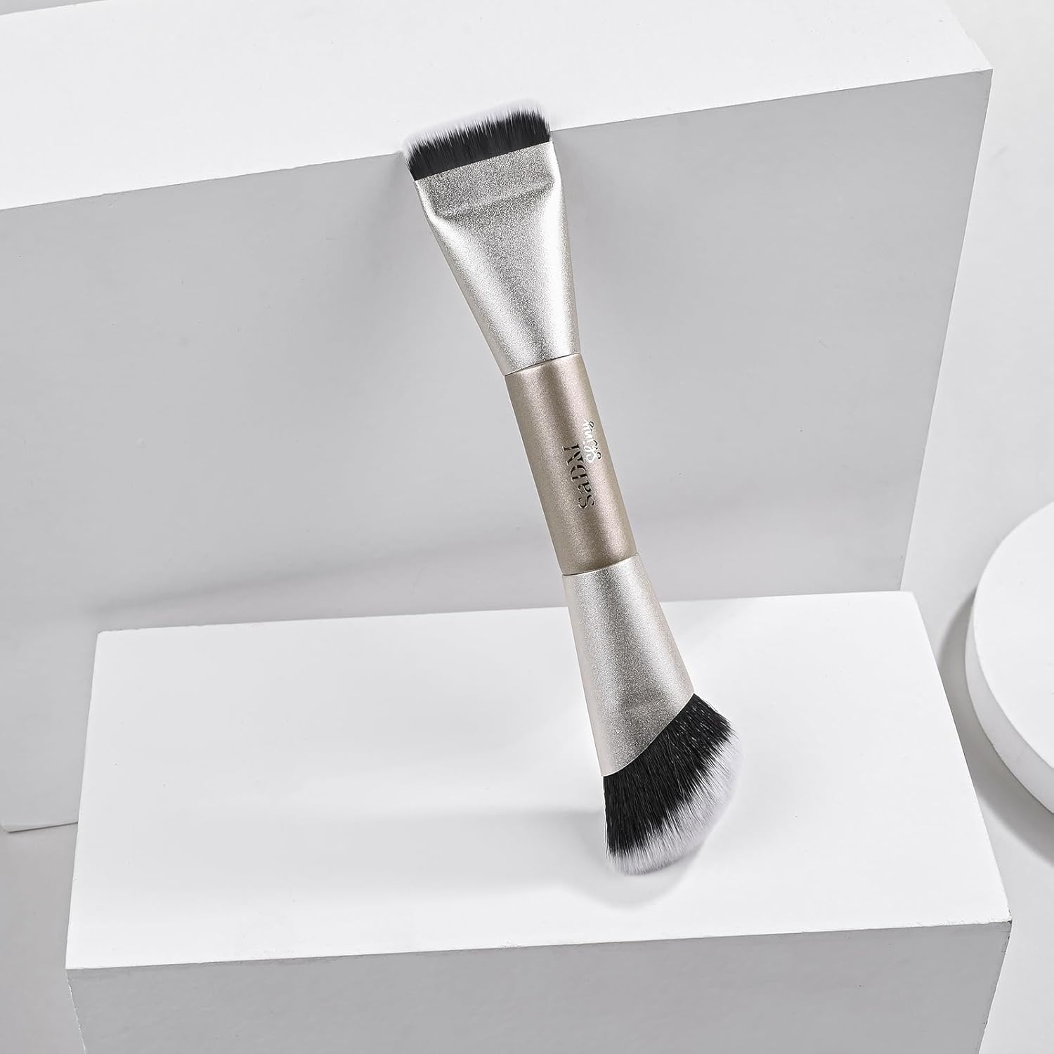 Dual-Ended Foundation Brush - Image 7