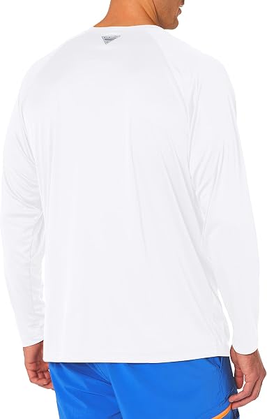 Columbia Columbia Men's PFG Terminal Tackle Long Sleeve Shirt in use