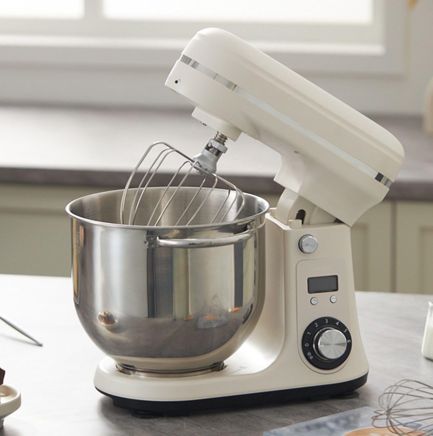 Miscelatore da cucina 800 W con motore silenzioso a 6 velocità, frullino per uova e impastatrice, ideale per cuocere e montare la panna