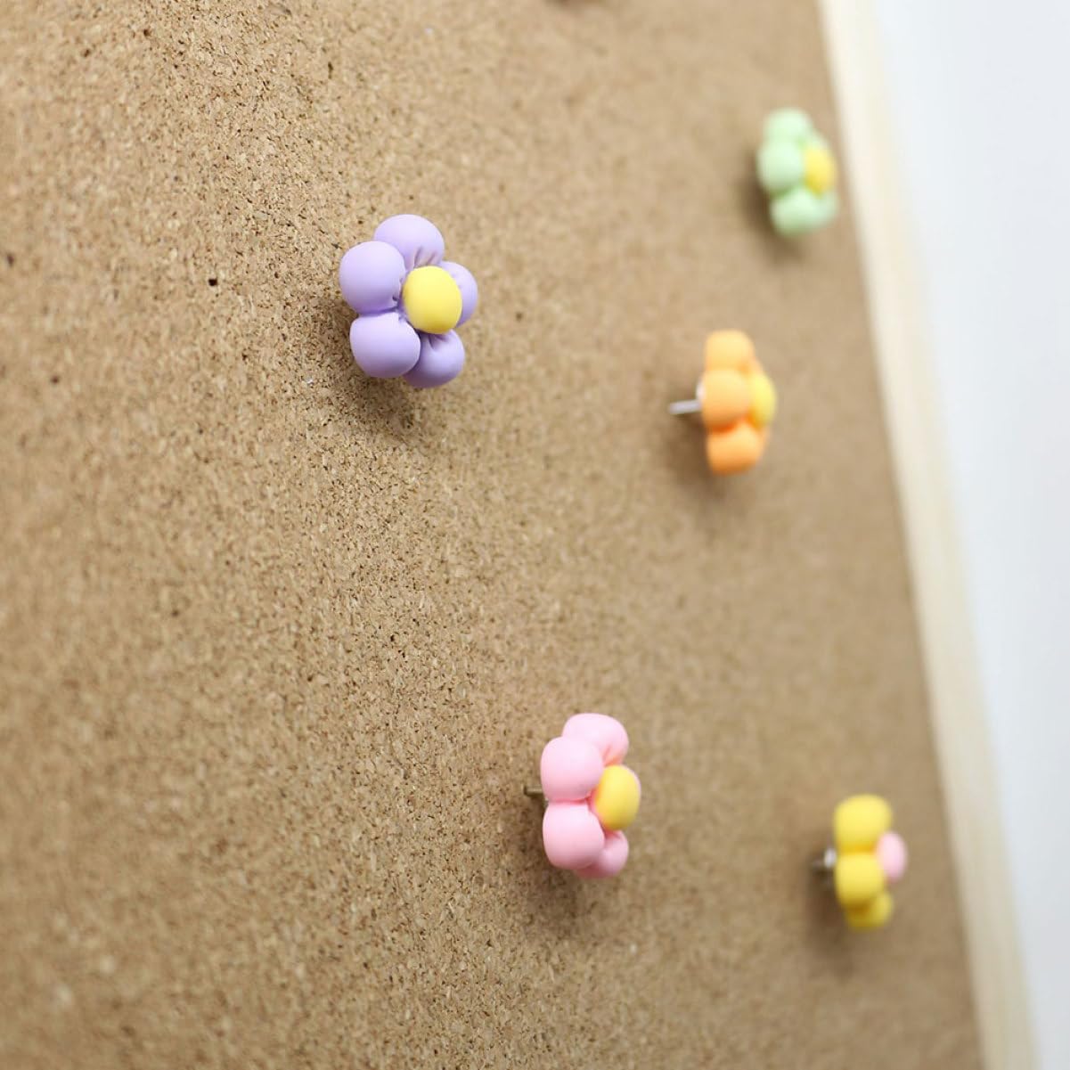 Operitacx 120piezas Chinchetas De Color Macaron Forma De Flor Accesorios para Oficina Hogar Push Pins Reemplazables para Mapas Manualidades