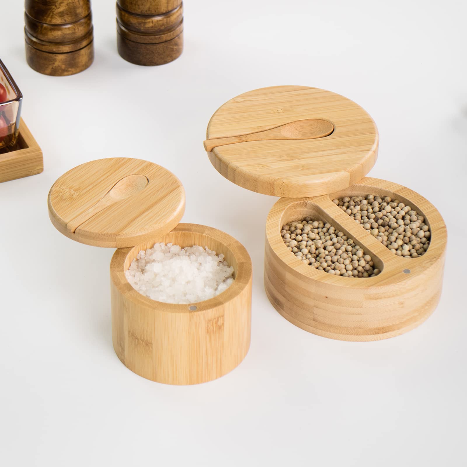 Cuencos de bambú para sal y pimienta con cuchara, recipiente apilado para sal/pimienta con tapas giratorias magnéticas y cucharas, moderno decorador de cocina de granja para almacenar sal, 2