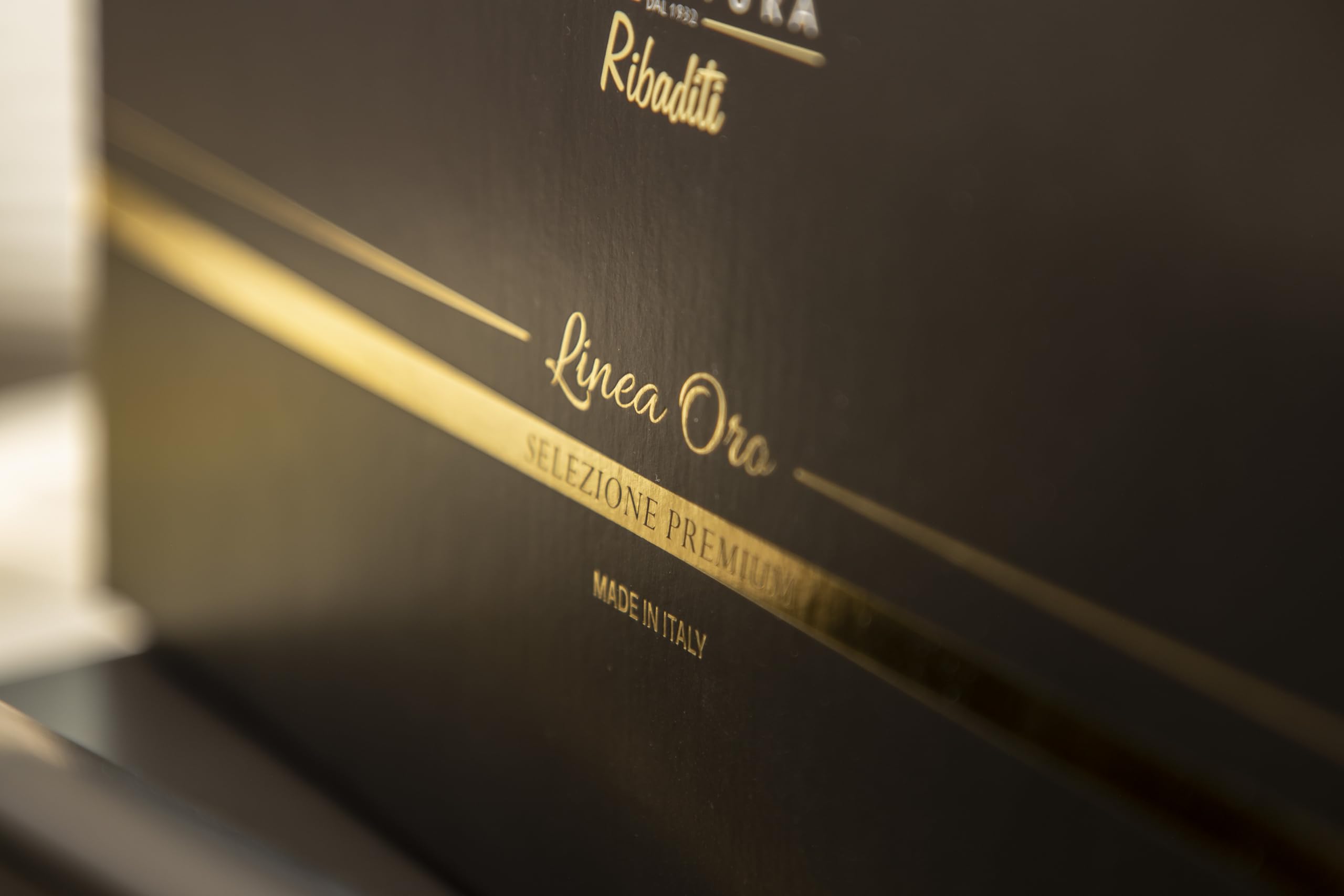 Coffret cadeau contenant trois des meilleurs miels italiens de la plus haute qualité
