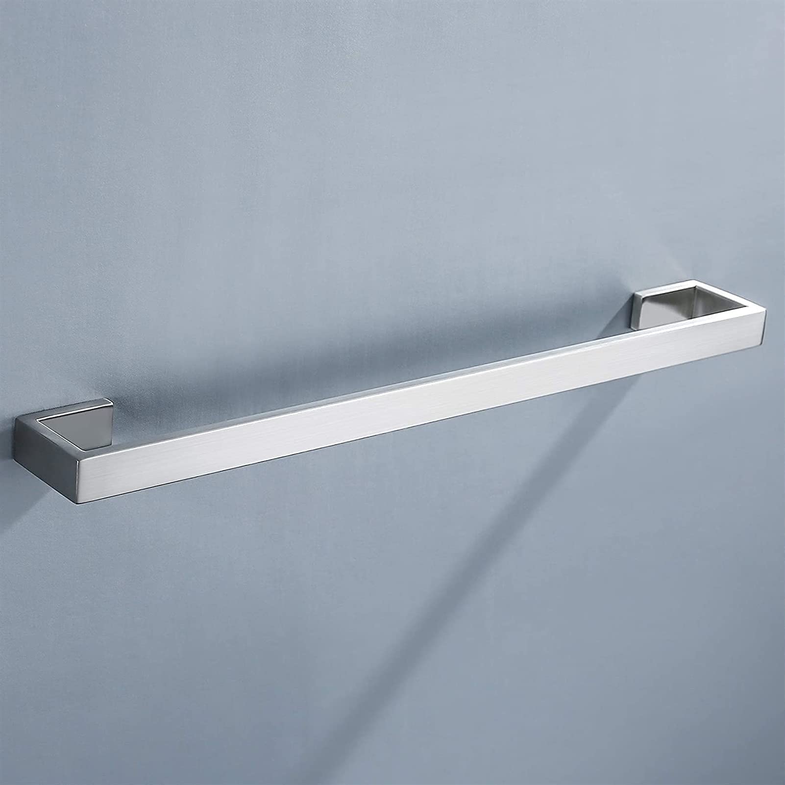 Barre de douche antidérapante en acier inoxydable et son set d'accessoires de salle de bain