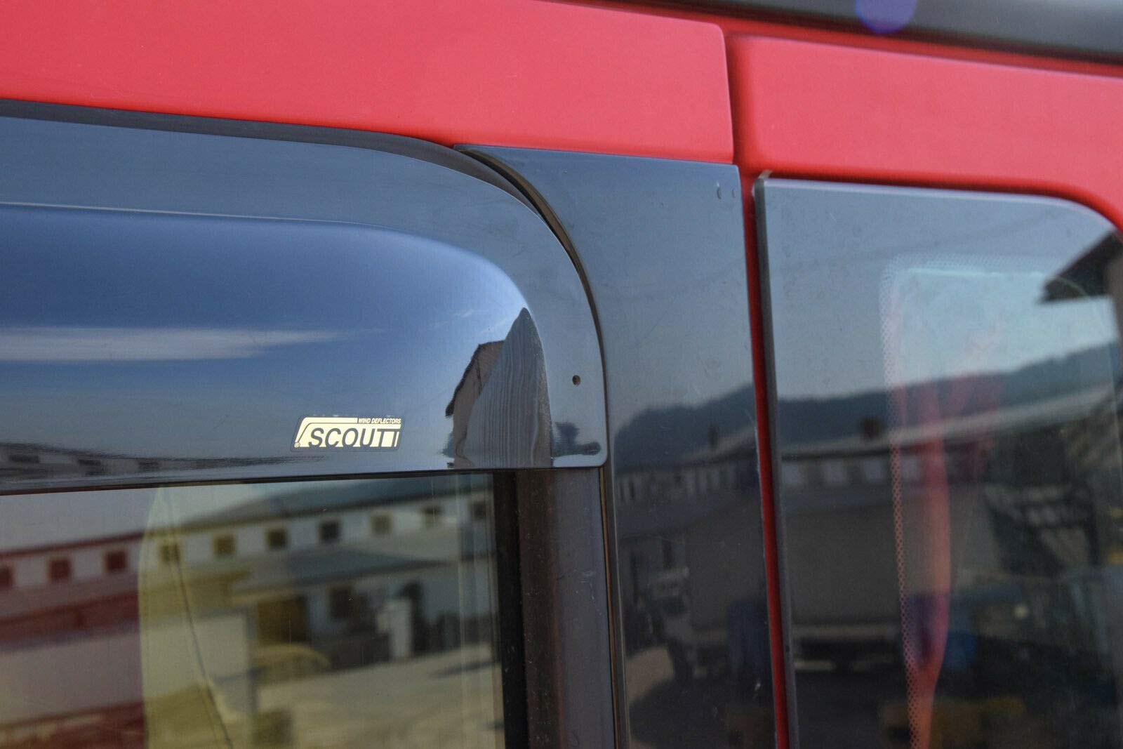SCOUTT Windabweiser passend für Man TGX Kombi ab 2015 2tlg, Regenabweiser Vorne Passform Getönt Dunkel Selbstklebend 2-teilig