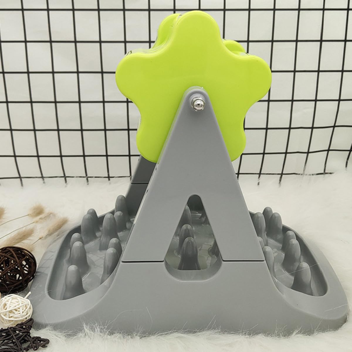 ULTECHNOVO Automatischer Langsamen aus Leichtem und Hunde für Futterspender Drehbarer ABS Kunststoff Futternapf zum Füttern Training Grün für Haustiere