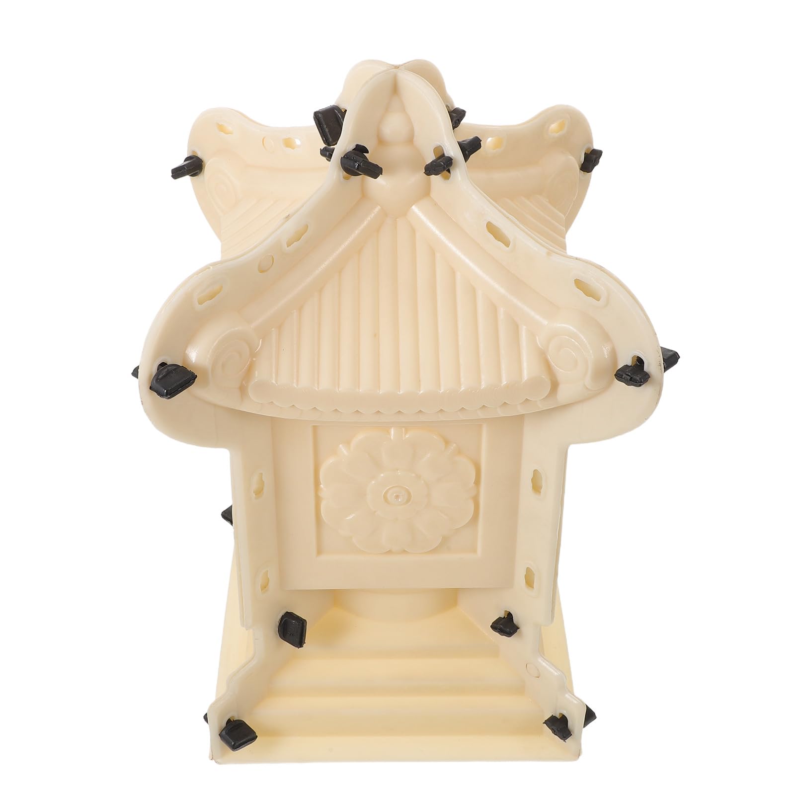 Moule lanterne pagode chinoise pour un jardin japonais zen et accueillant