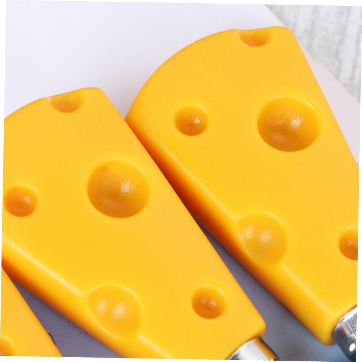 5pcs Yellow Cheese Cutlery Fruit Dinnerware for Dessert Includes Spatula Flat Knife and Forks Cartoon Cheese Handle Design Versatile Tableware for Serving Treats