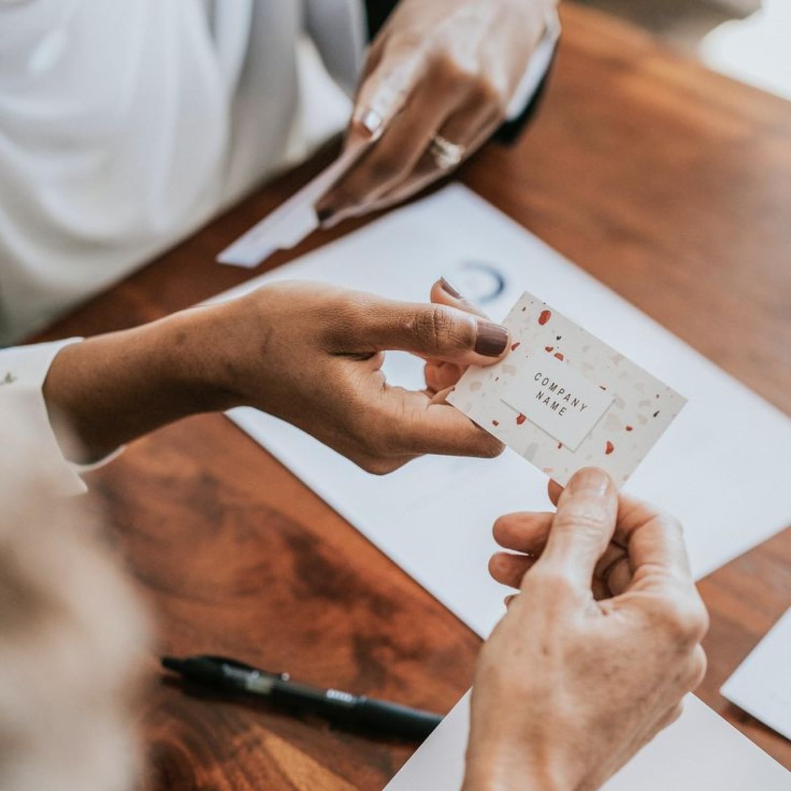 1000 tarjetas de visita imprimibles en blanco de 3.5 x 2, papel perforado para impresoras de inyección de tinta y láser, 10 tarjetas por hoja, color blanco