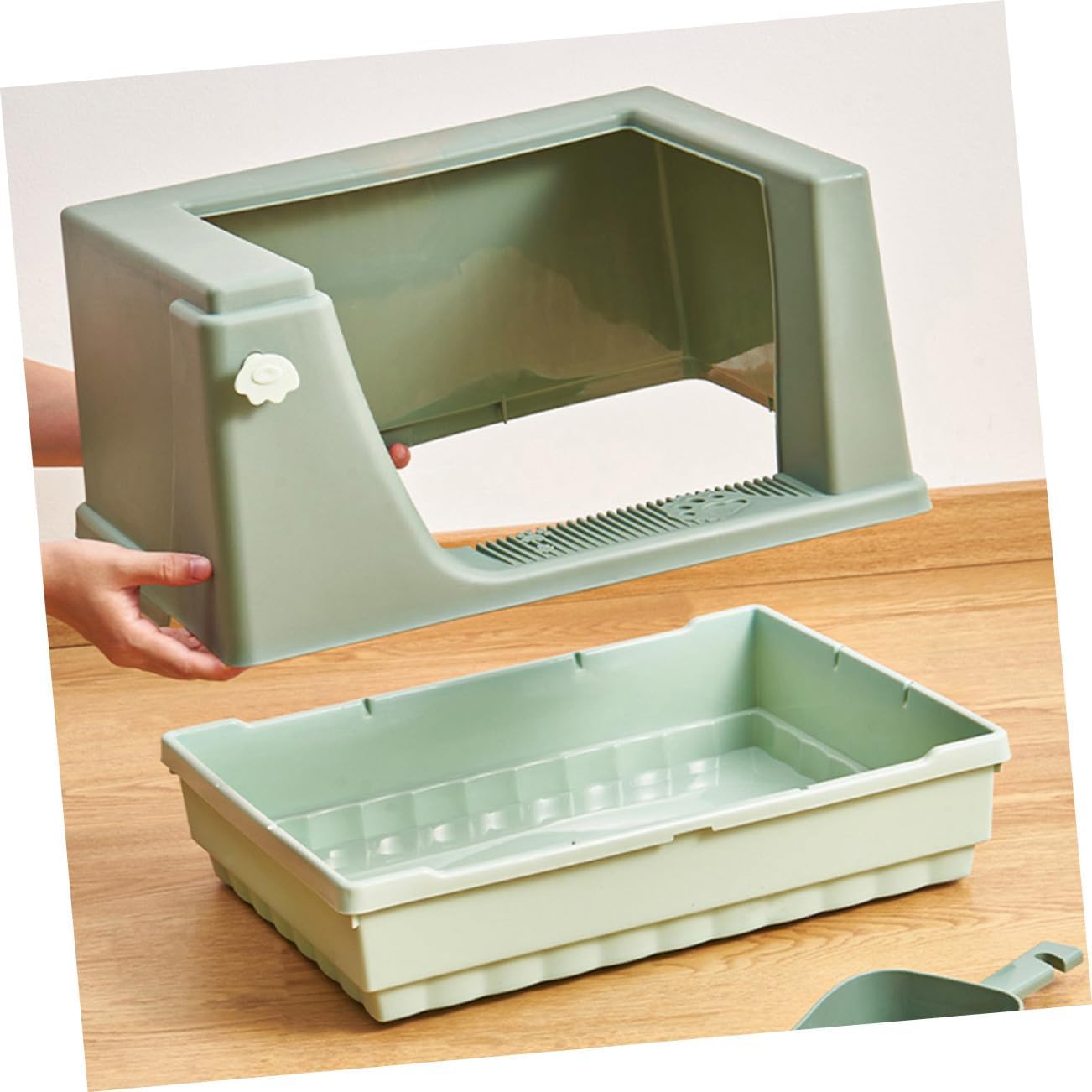 Semi-Enclosed Cat Litter Box Large Plastic Pet Toilet with Scoop for Cats and Kittens Breathable Design for Easy Entry and Cleaning for Home and Pet Shops
