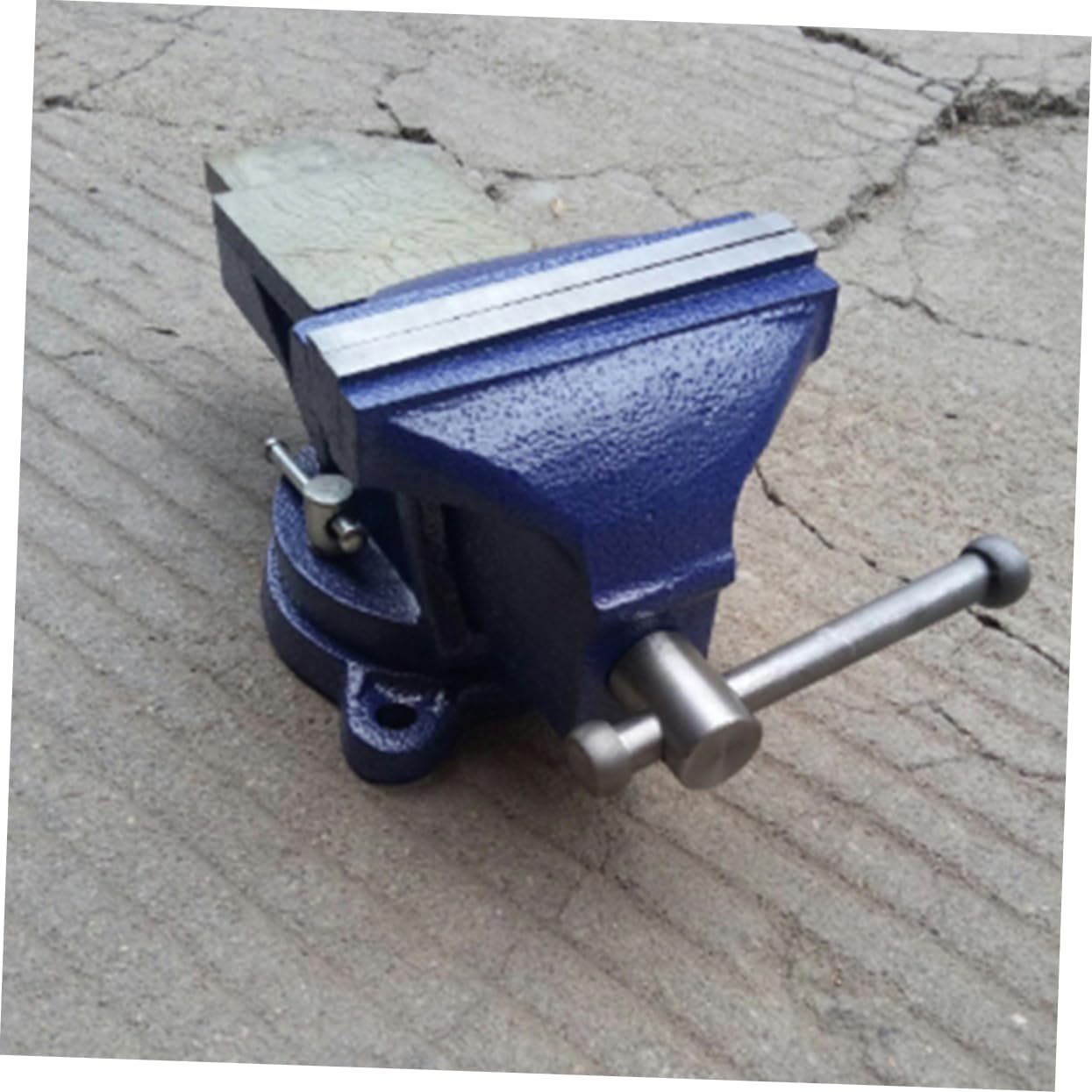 DOITOOL 12kg Heavy Duty Steel Bench Vise Mill Vice Woodworking Bench Clamp Table Vise Made of Cast Steel Compact Portable