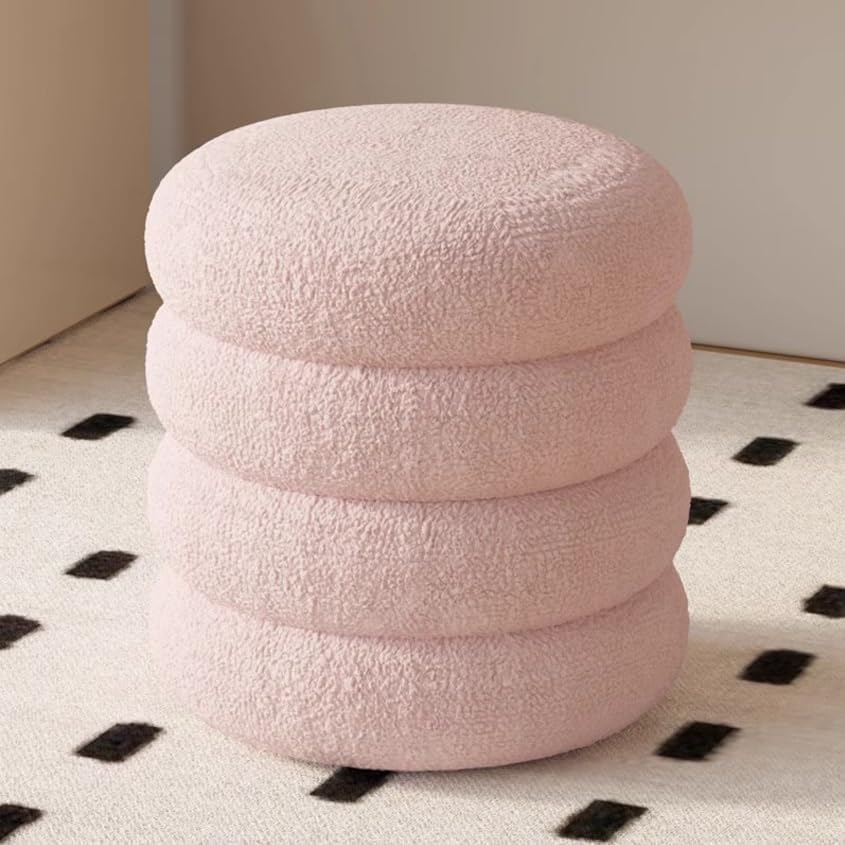 Ottoman en laine d'agneau pour salle de maquillage et coin détente chic