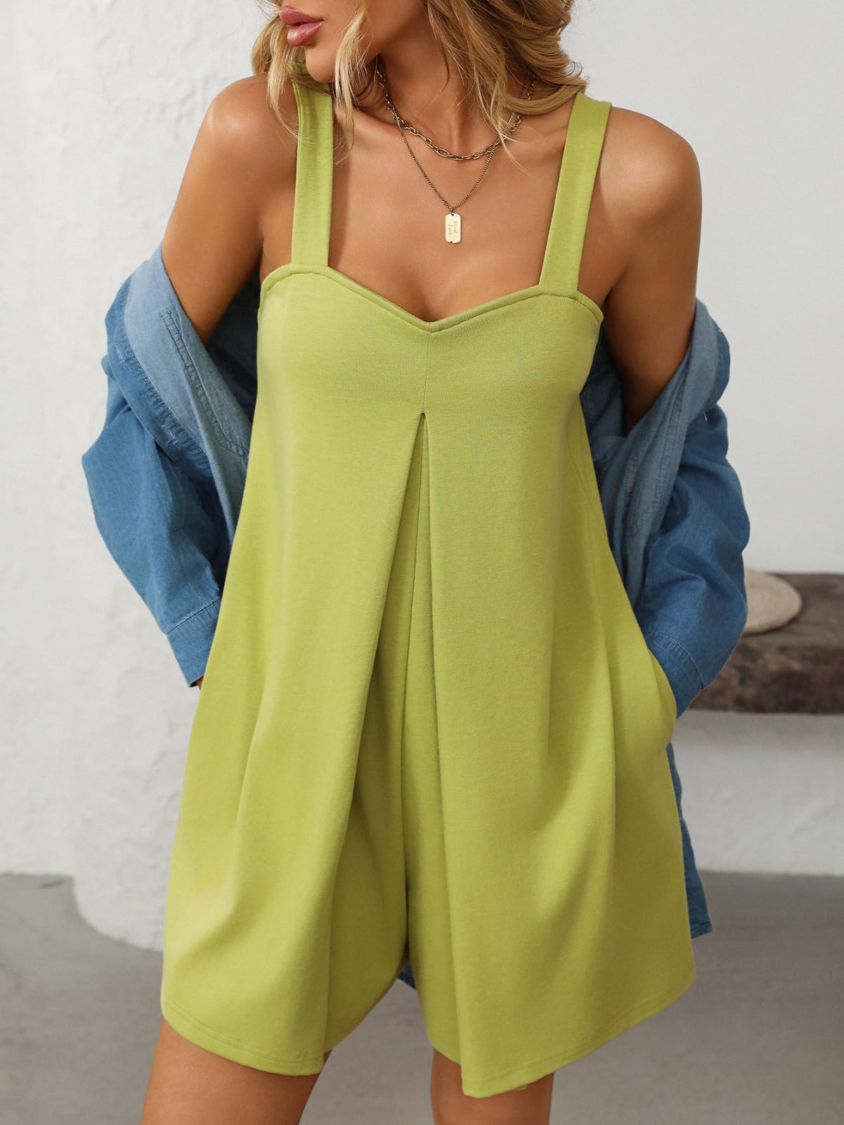 AEGJEGVD Combinaison Femme Été sans Manches Casual Combishort Femme Bretelles Spaghetti Réglables Salopette Short Chic et Élégant Jumpsuit Loose Playsuit avec Poches Décontracté Plage Rompers