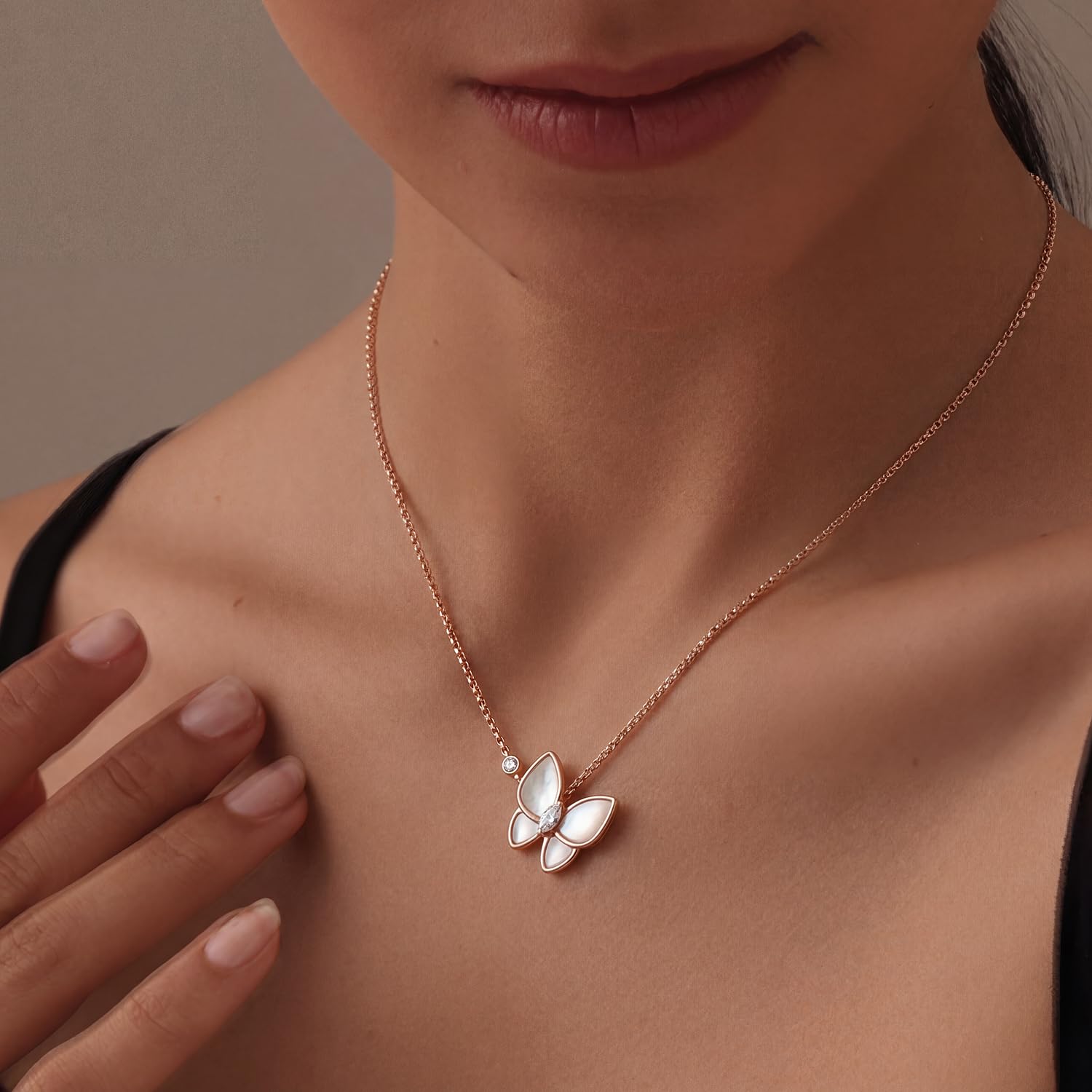 Bibei Collana da donna con ciondolo a farfalla e zirconi cubici in oro rosa e argento sterling 925 BICLL035