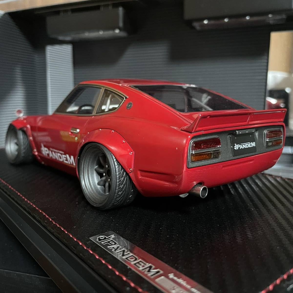 新品未展示品 イグニッションモデル 1/18 パンデムS30 Zレッドメタリック Amazon | 未展示品 イグニッションモデル 1/18 パンデムS30 Zレッド